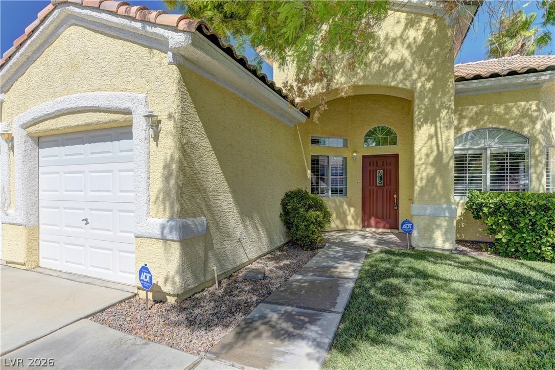 7456 Oatman Ln - Photo 3 of 26