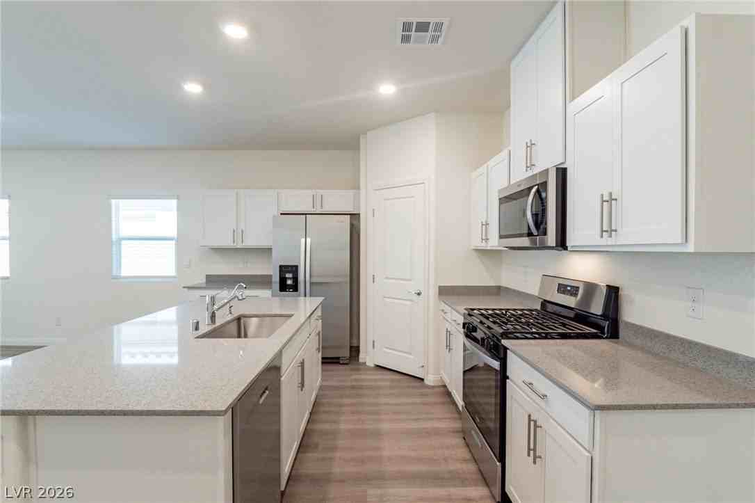 1691 Douglas Creek St - Photo 7 of 38