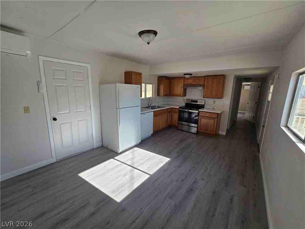 2860 W Irene St #B - Photo 2 of 17