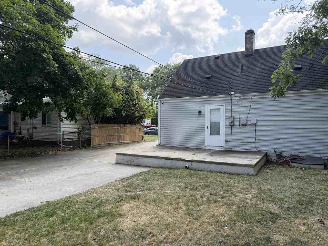 12737 Couwlier Ave - Photo 3 of 17