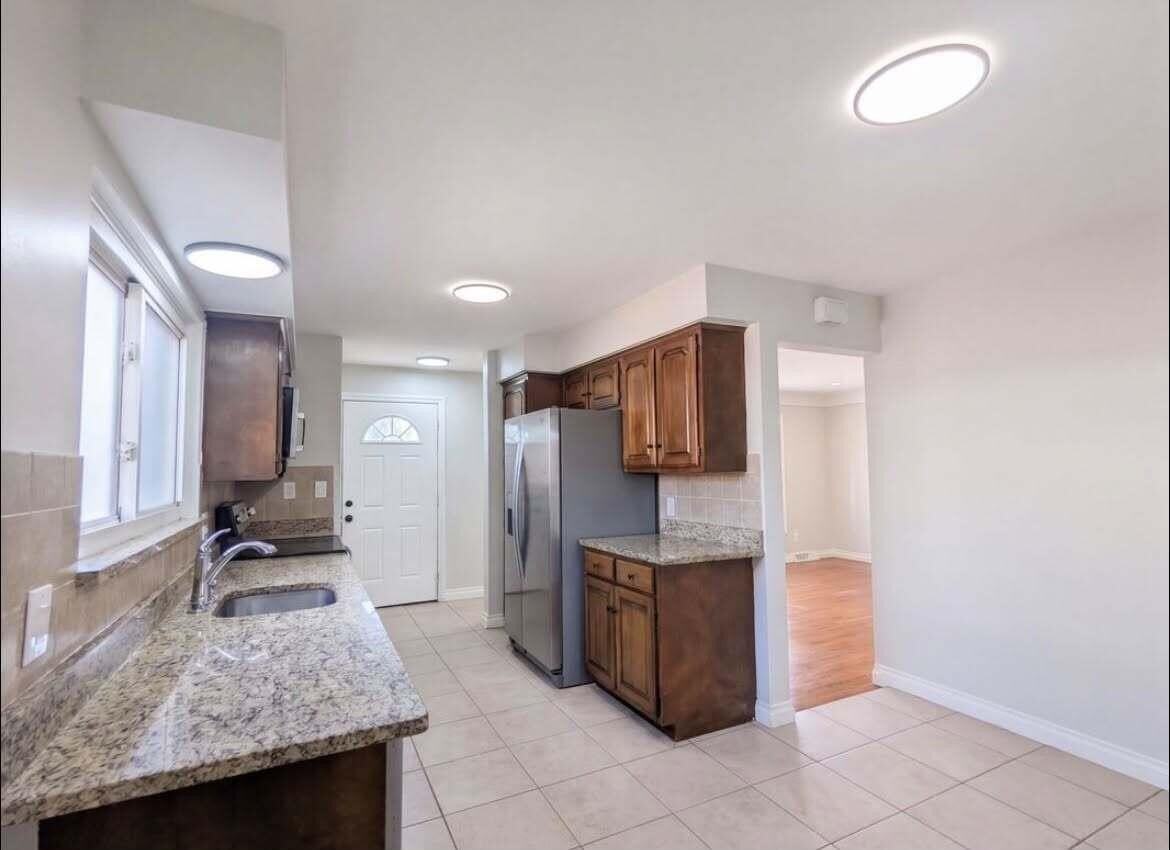 8507 Darlene St - Photo 2 of 9