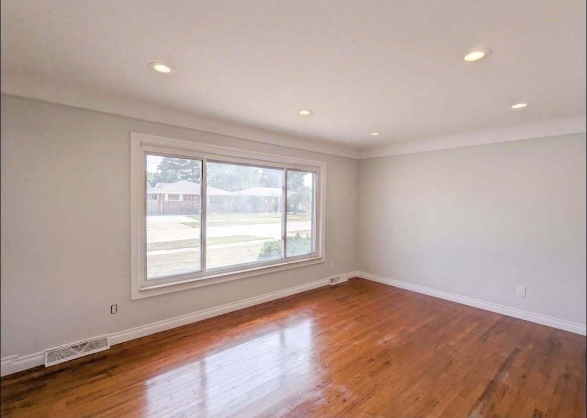 8507 Darlene St - Photo 3 of 9