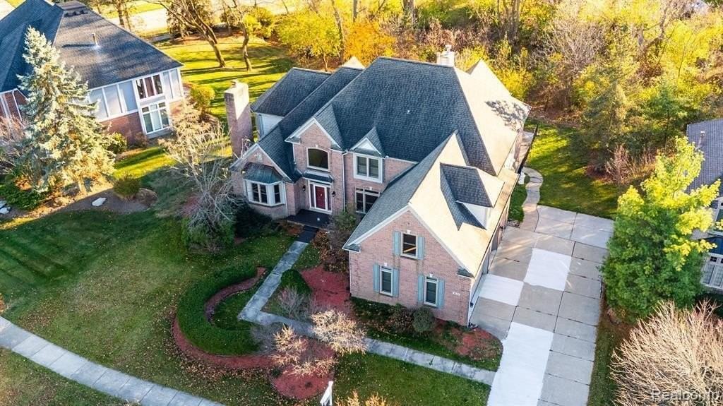 6573 Poppleton Rd - Photo 4 of 39