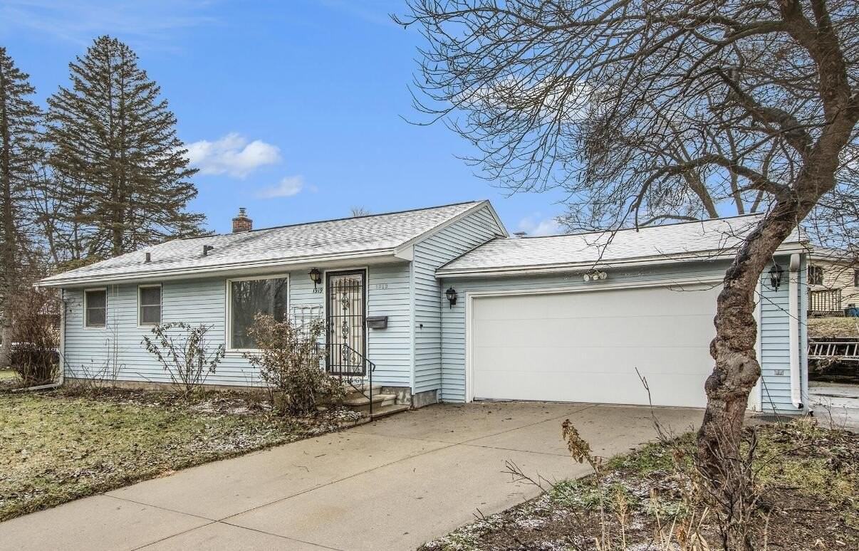 1919 Junction Ave - Photo 2 of 17