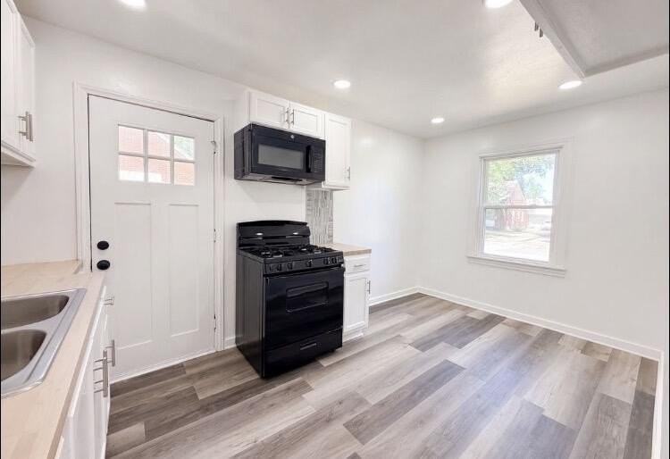 23089 Brittany Ave - Photo 2 of 10