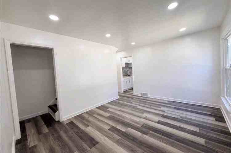23089 Brittany Ave - Photo 7 of 10