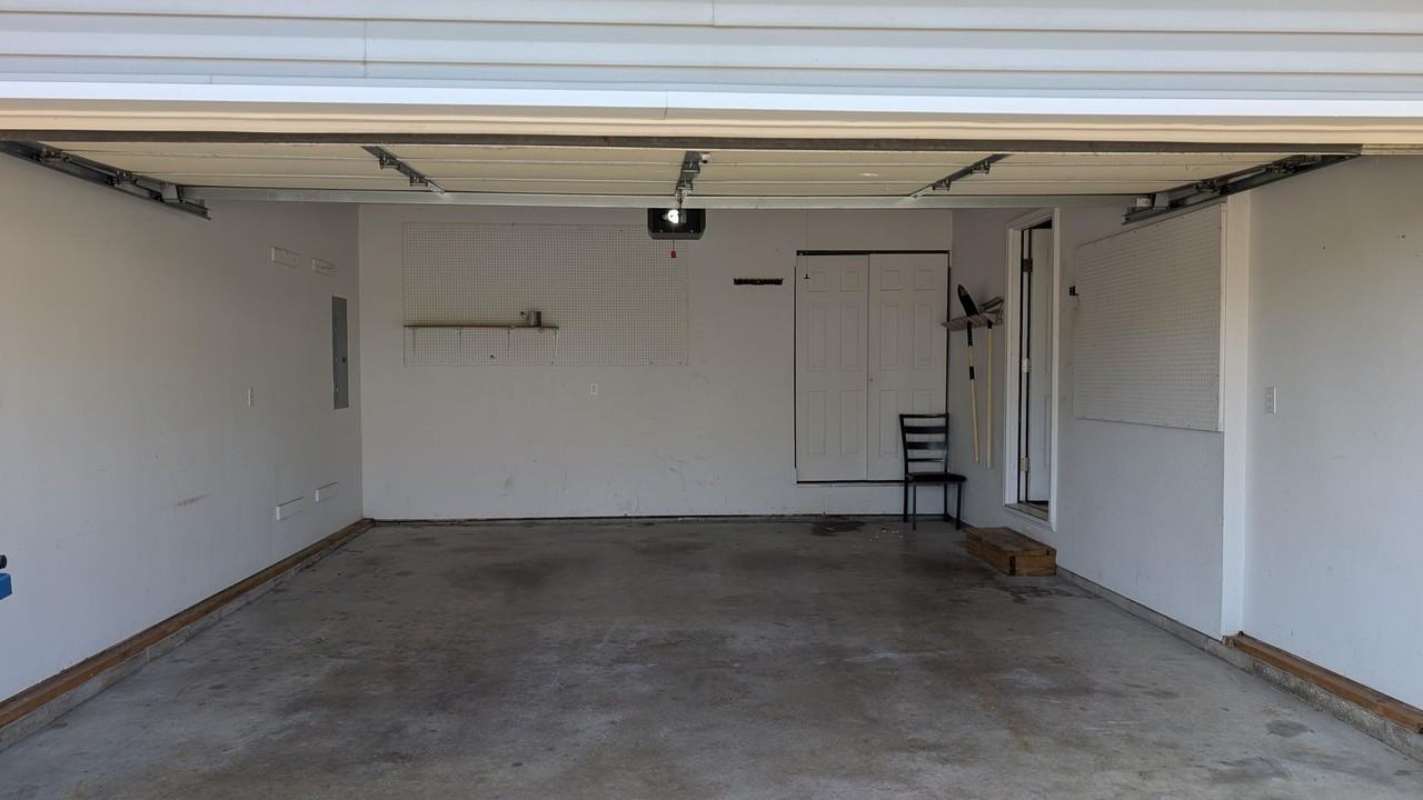 4406 W 28th St - Photo 3 of 25