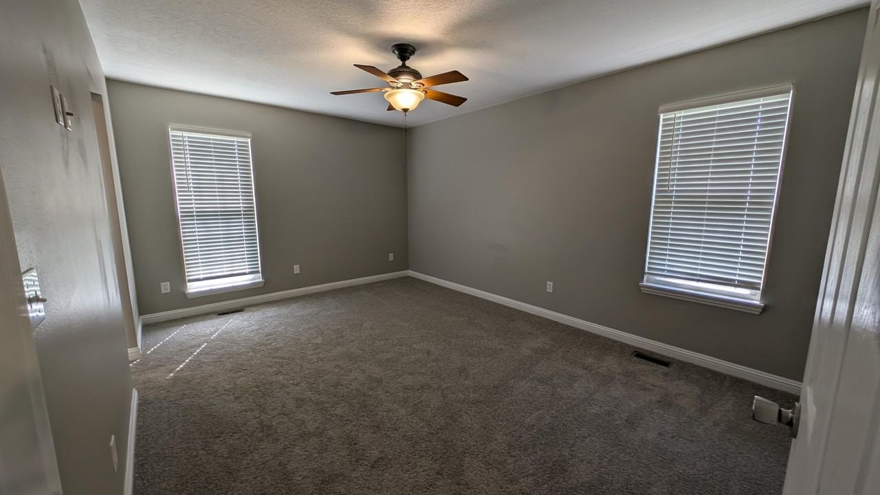 4406 W 28th St - Photo 5 of 25