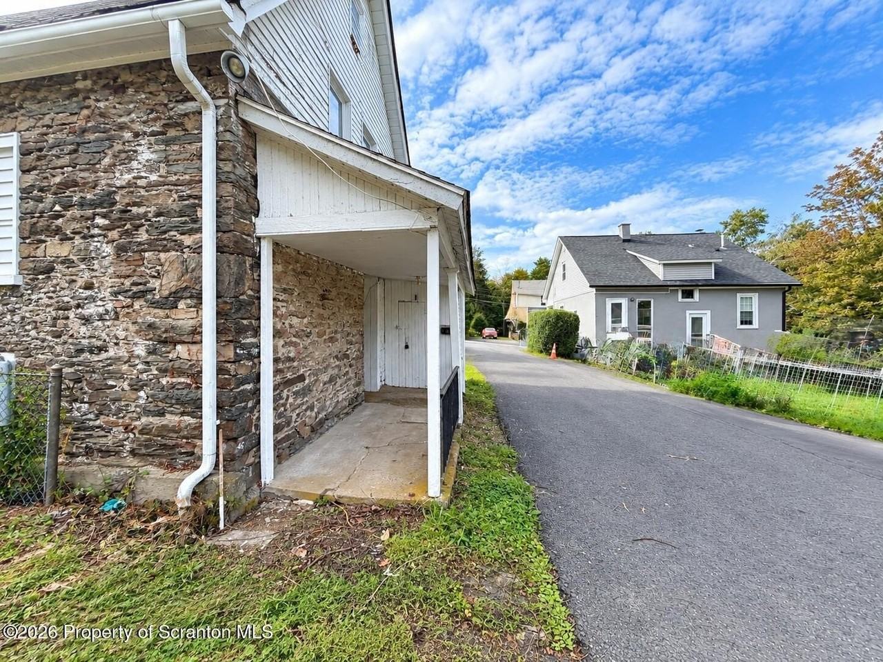 205 Electric St - Photo 5 of 21