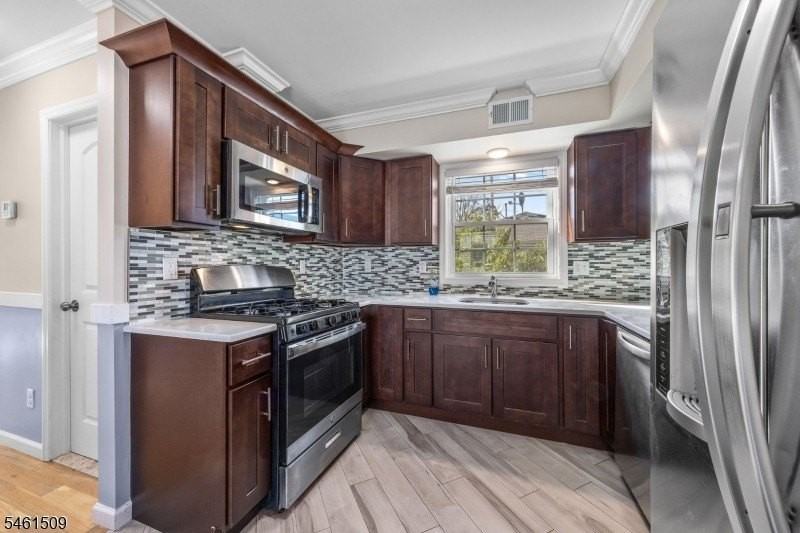 1034 William St #B - Photo 3 of 17