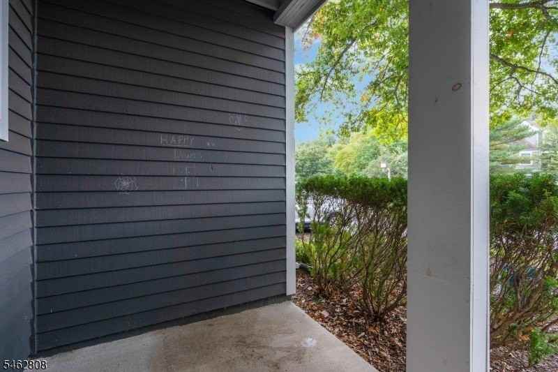 293 Greenfield Rd - Photo 2 of 36