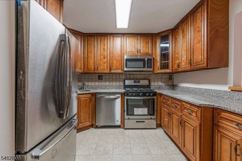 293 Greenfield Rd - Photo 5 of 36