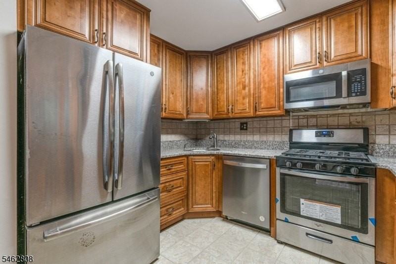293 Greenfield Rd - Photo 7 of 36