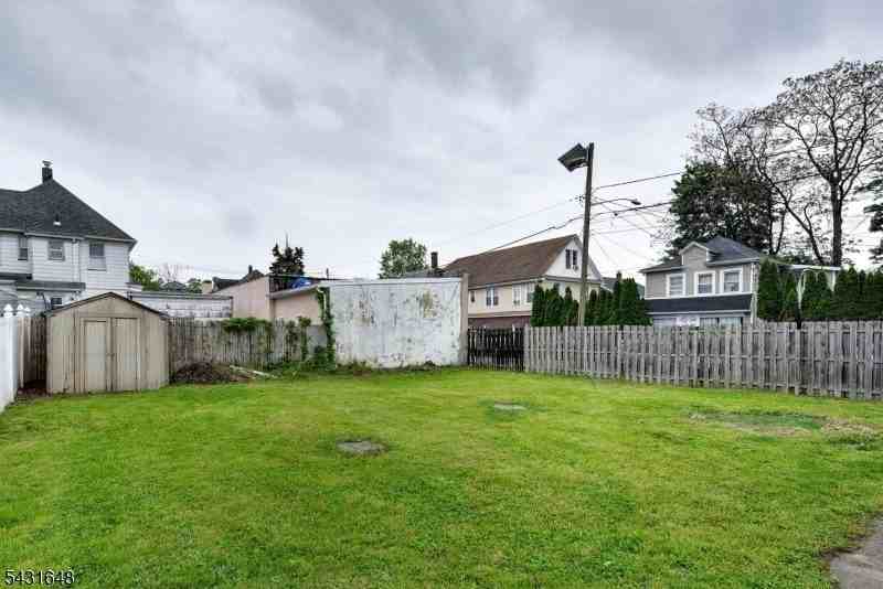 40 Grove St - Photo 6 of 45