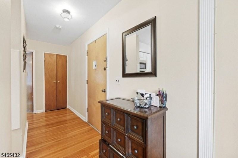 565 Grove St #B4 - Photo 2 of 18