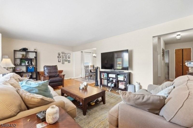 565 Grove St #B4 - Photo 3 of 18