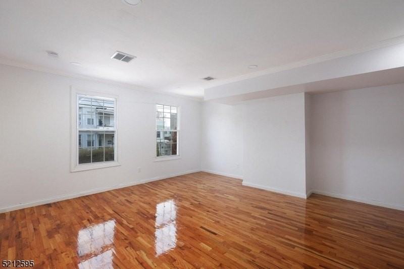 131 Armstrong Ave - Photo 6 of 19