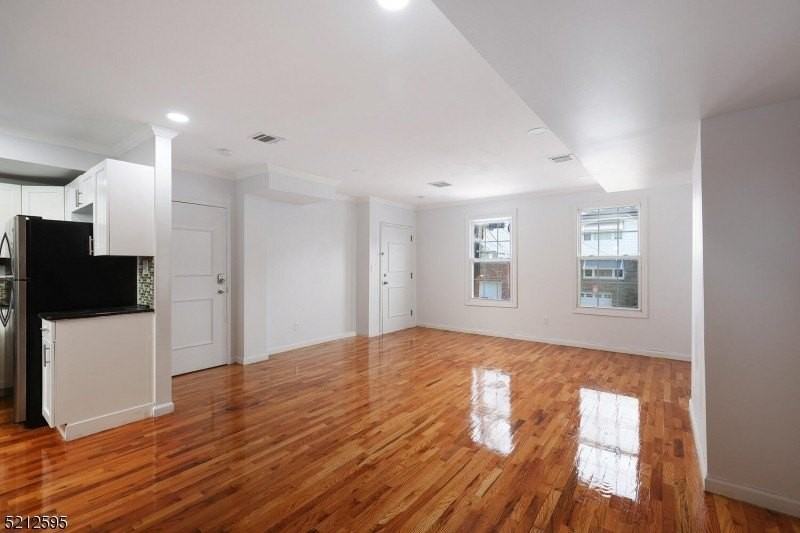 131 Armstrong Ave - Photo 7 of 19