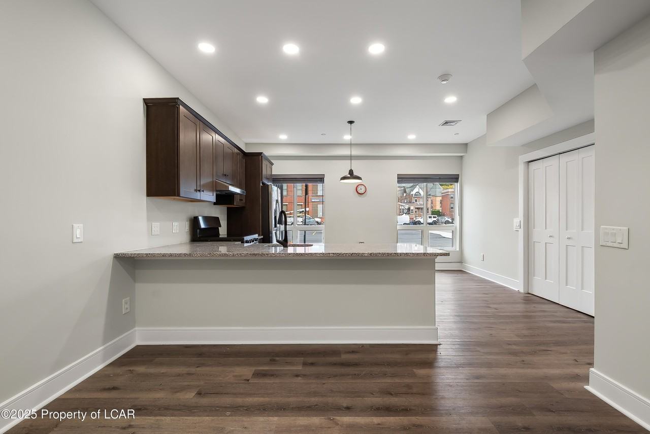 13 Kennedy St #101