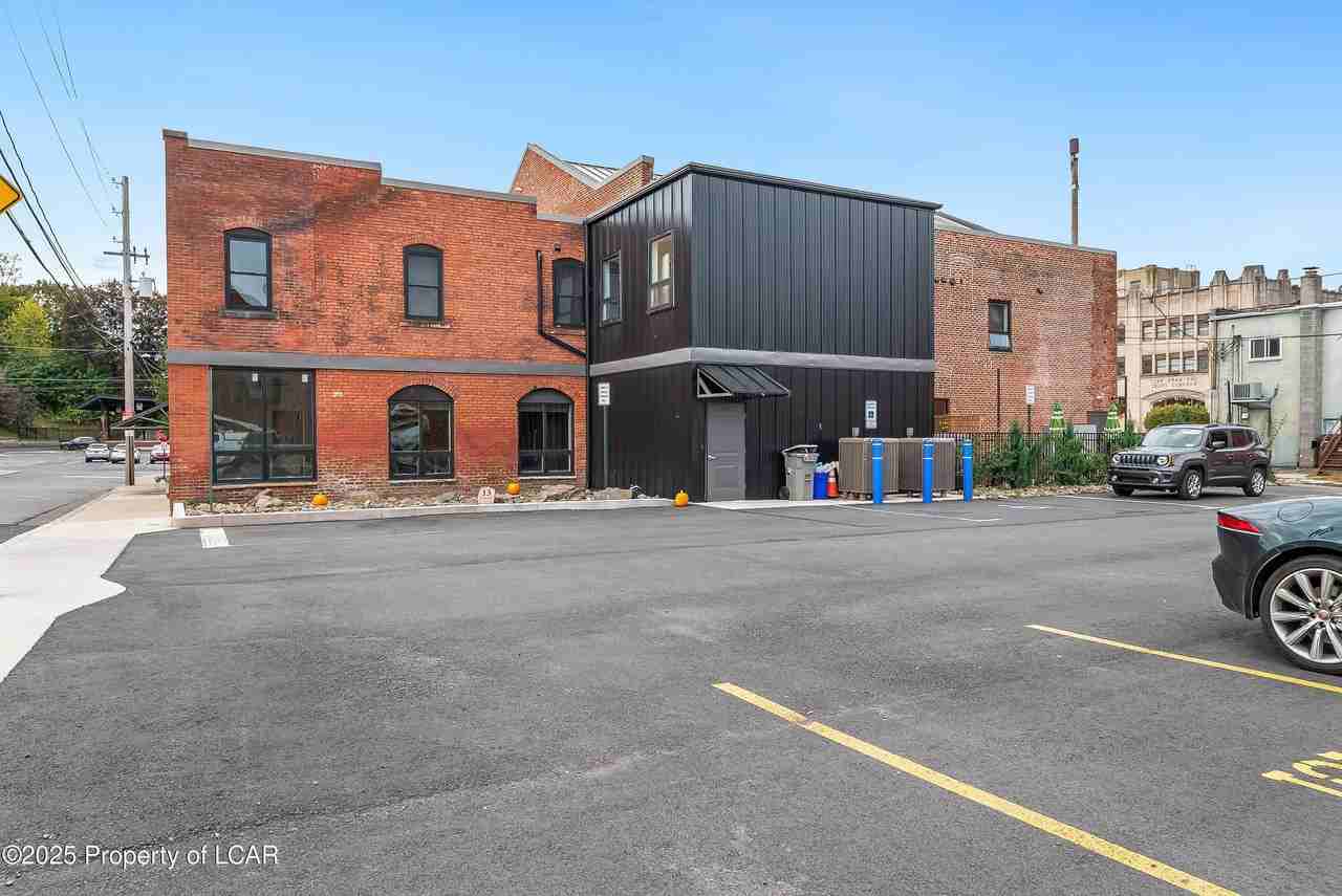 13 Kennedy St #101 - Photo 5 of 23