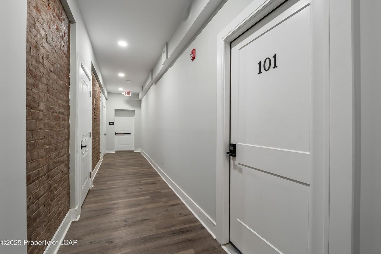 13 Kennedy St #101 - Photo 6 of 23