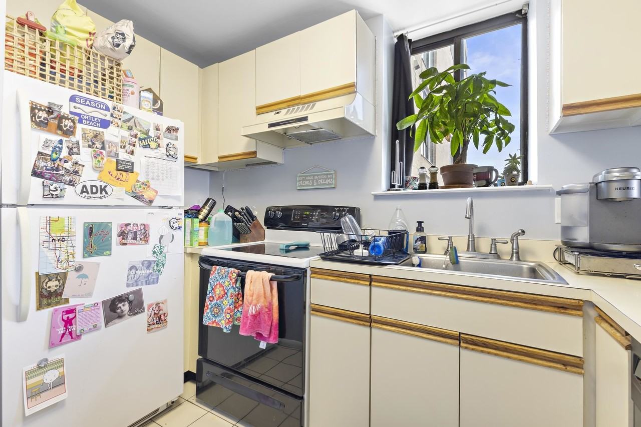 300 Newark St #4I - Photo 7 of 14