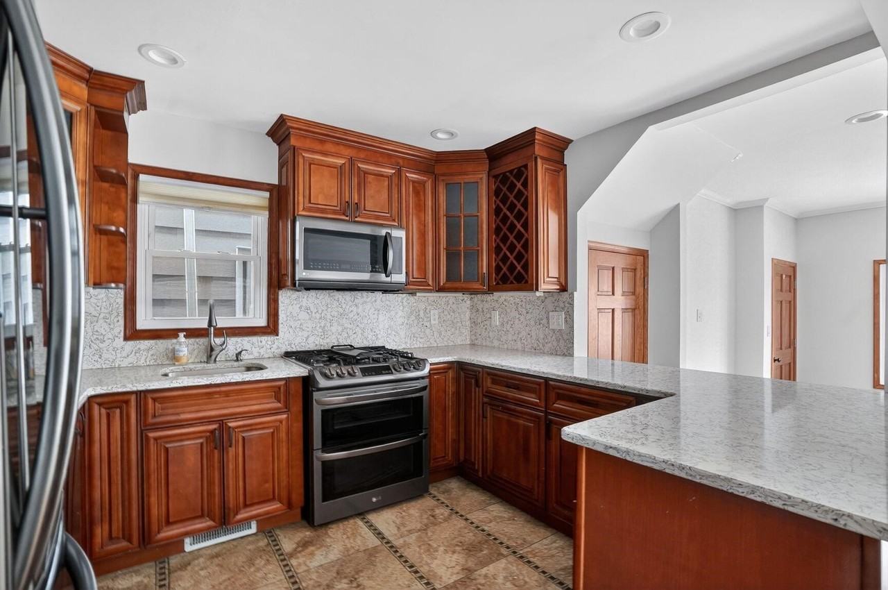 16 George St #1 - Photo 2 of 10