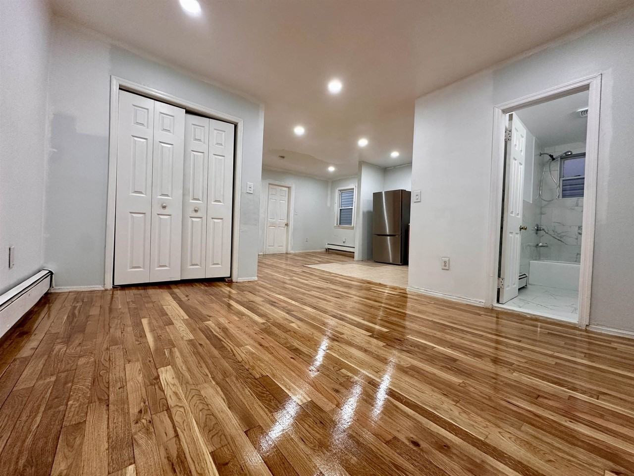84 W 20th St - Photo 3 of 8