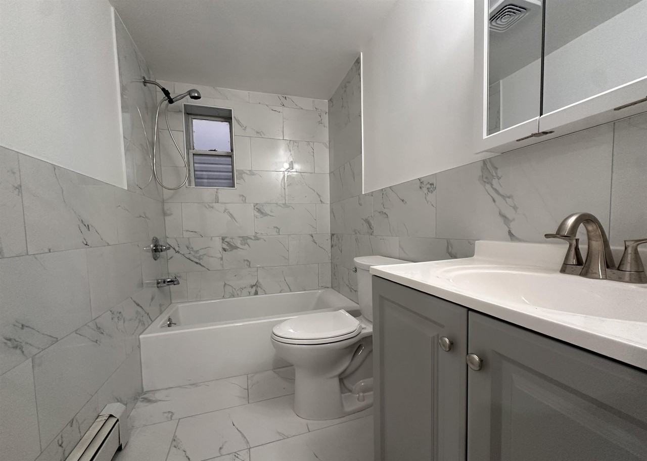 84 W 20th St - Photo 4 of 8