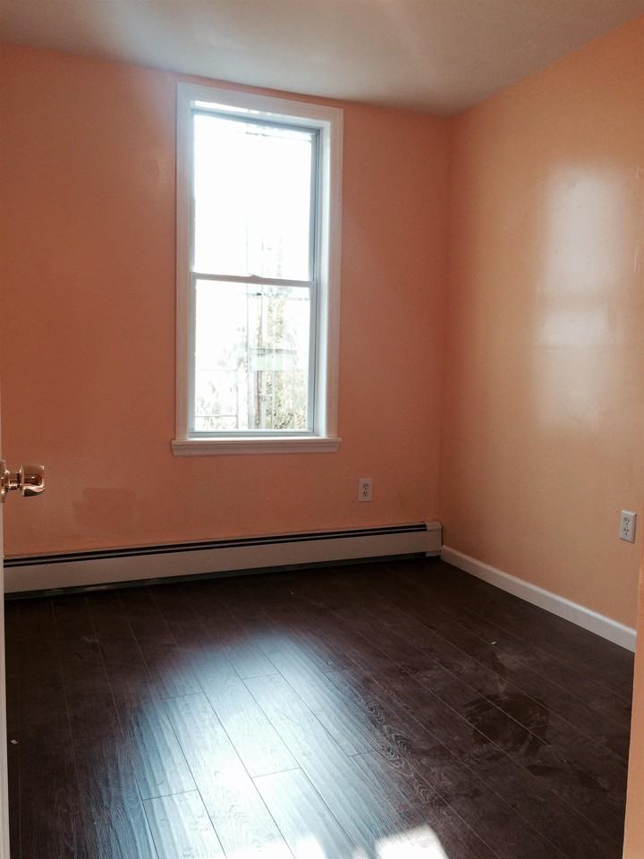 84 W 20th St - Photo 5 of 8