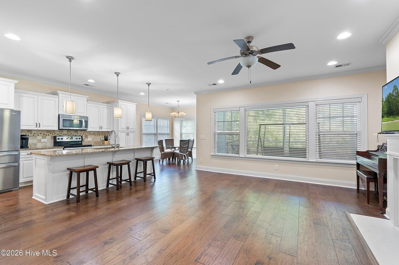 3224 Inland Cove Dr - Photo 3 of 43