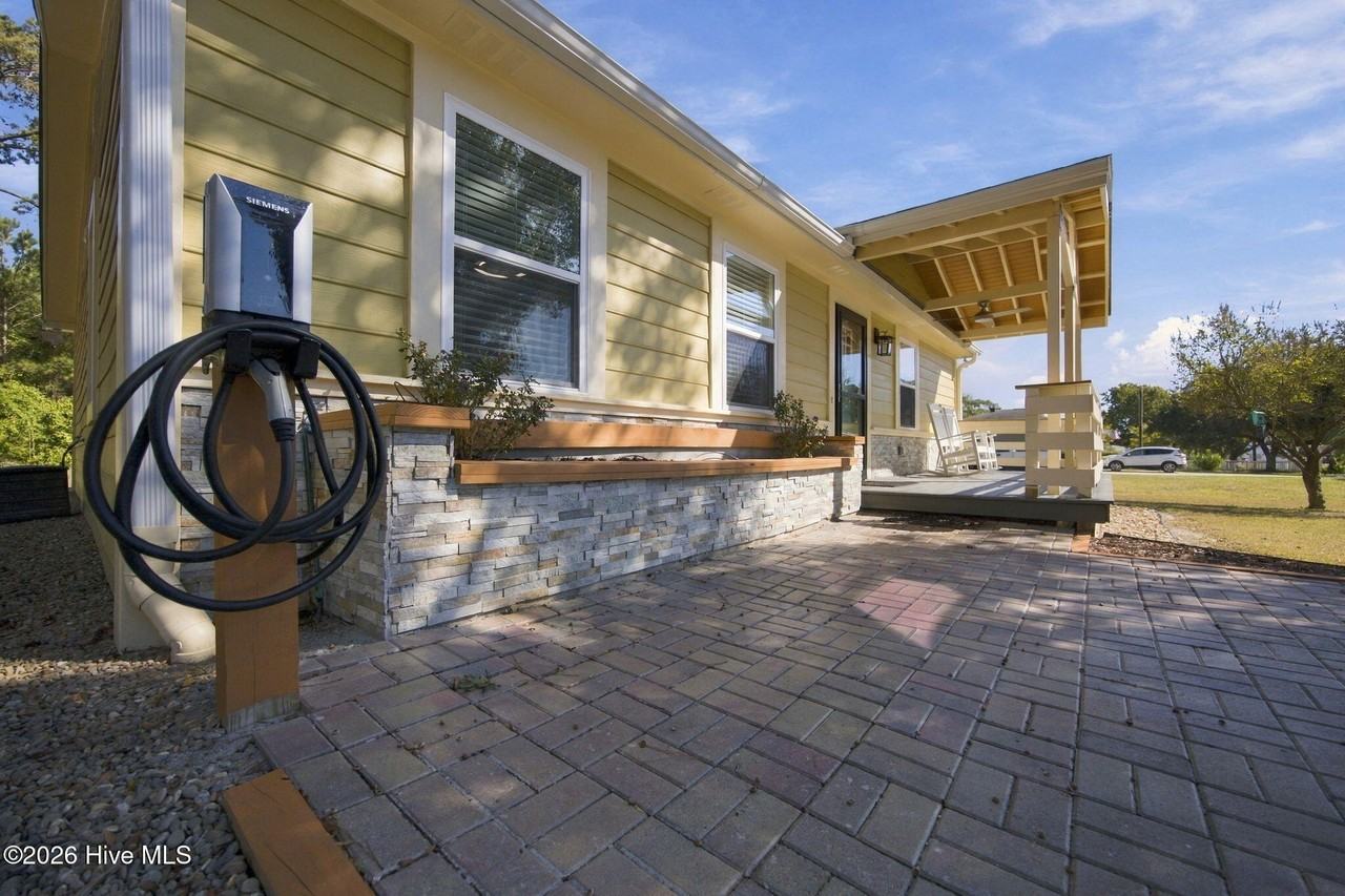 2878 Sea Aire Dr Sw - Photo 4 of 50