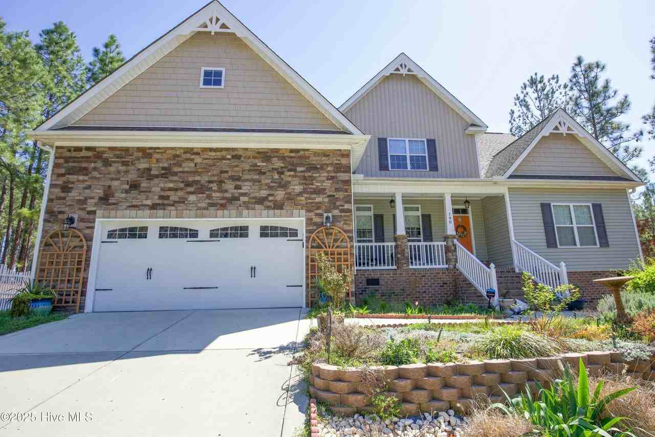 190 Dicks Hill Rd - Photo 3 of 50