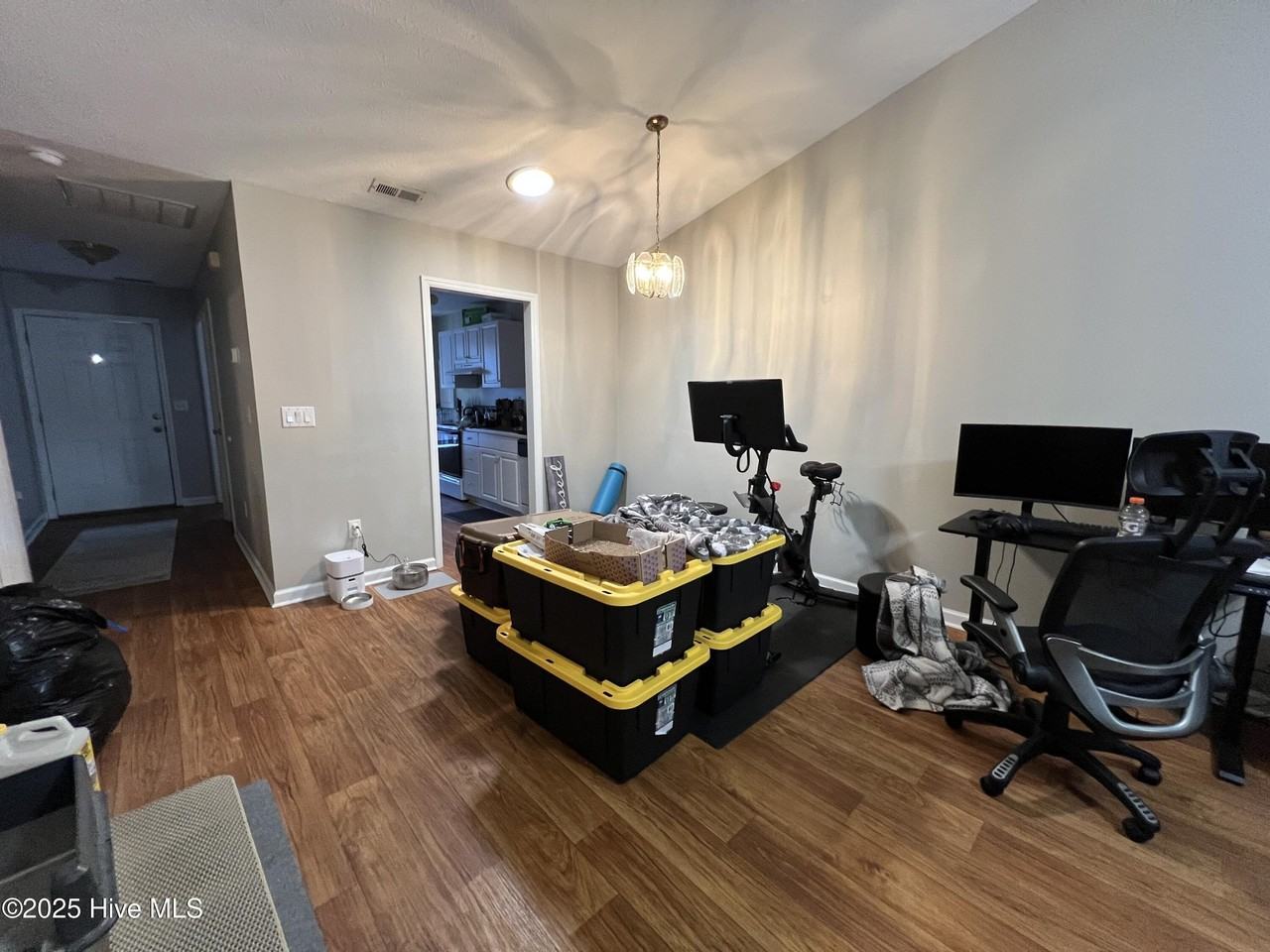 227 John Ct - Photo 6 of 14