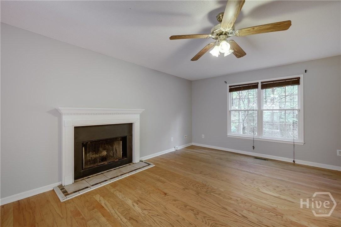 555 Snapfinger Dr - Photo 4 of 45