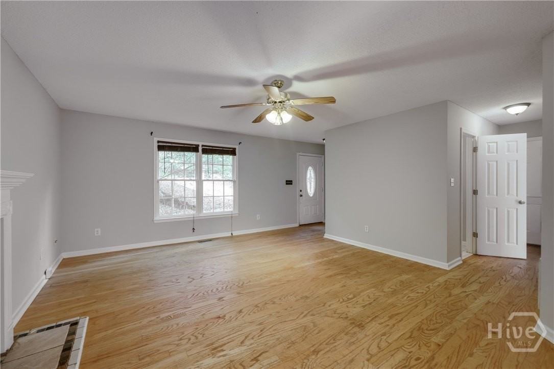 555 Snapfinger Dr - Photo 5 of 45