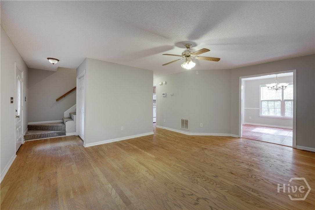 555 Snapfinger Dr - Photo 6 of 45