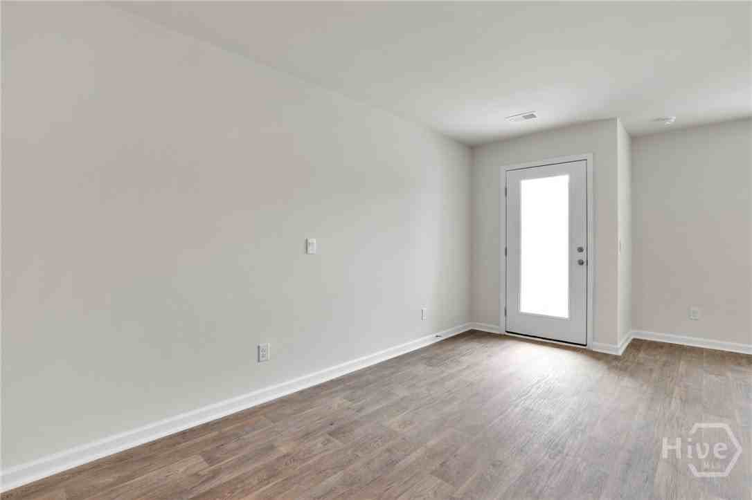 223 Coneflower Rd - Photo 3 of 32