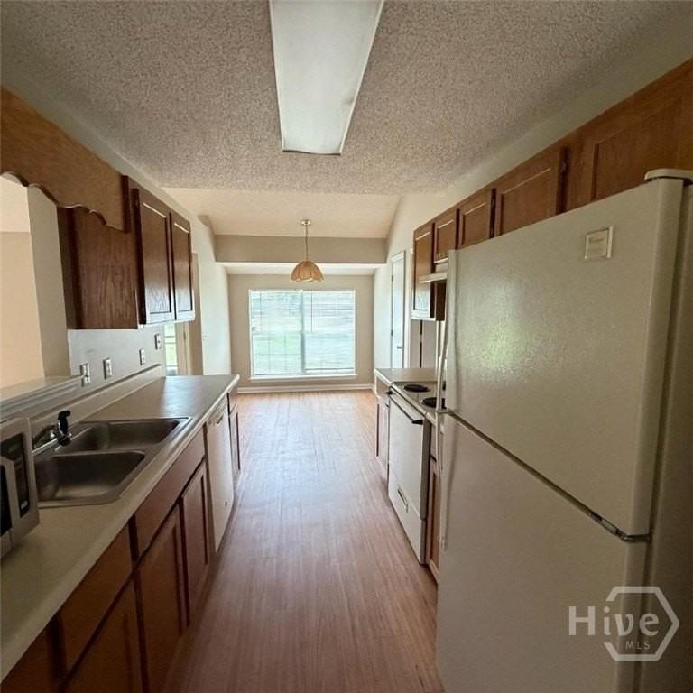 40 Lewis Dr - Photo 4 of 14