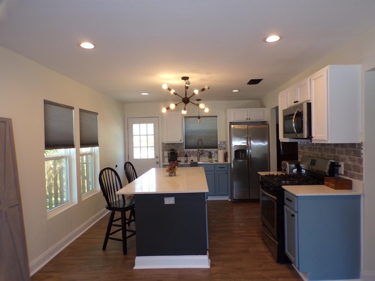 1005 Broadway St - Photo 5 of 8