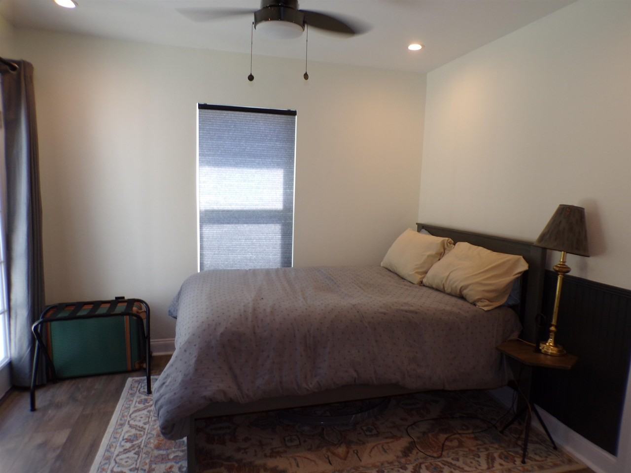 1005 Broadway St - Photo 7 of 8