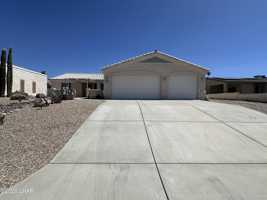 featured image of 952 Saint Claire Dr