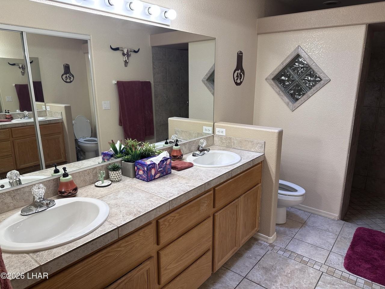 952 Saint Claire Dr - Photo 5 of 32