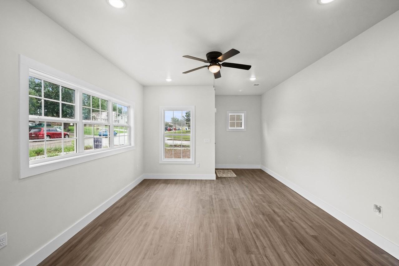 107 Elkchester Cir - Photo 4 of 22