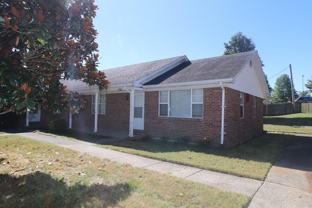 205 Ridgewood Dr - Photo 1 of 1