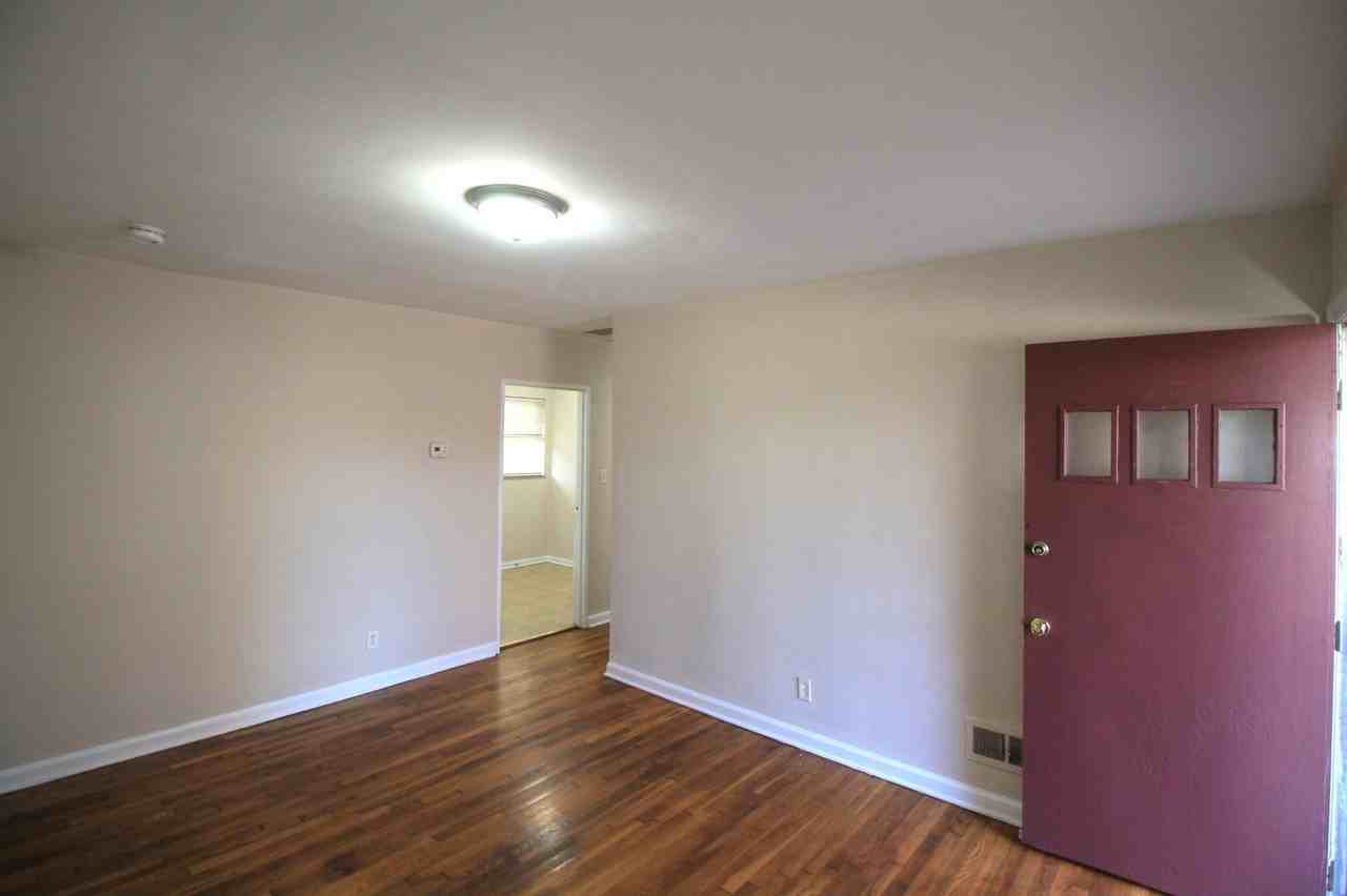 121 Saint Ann Dr - Photo 3 of 9