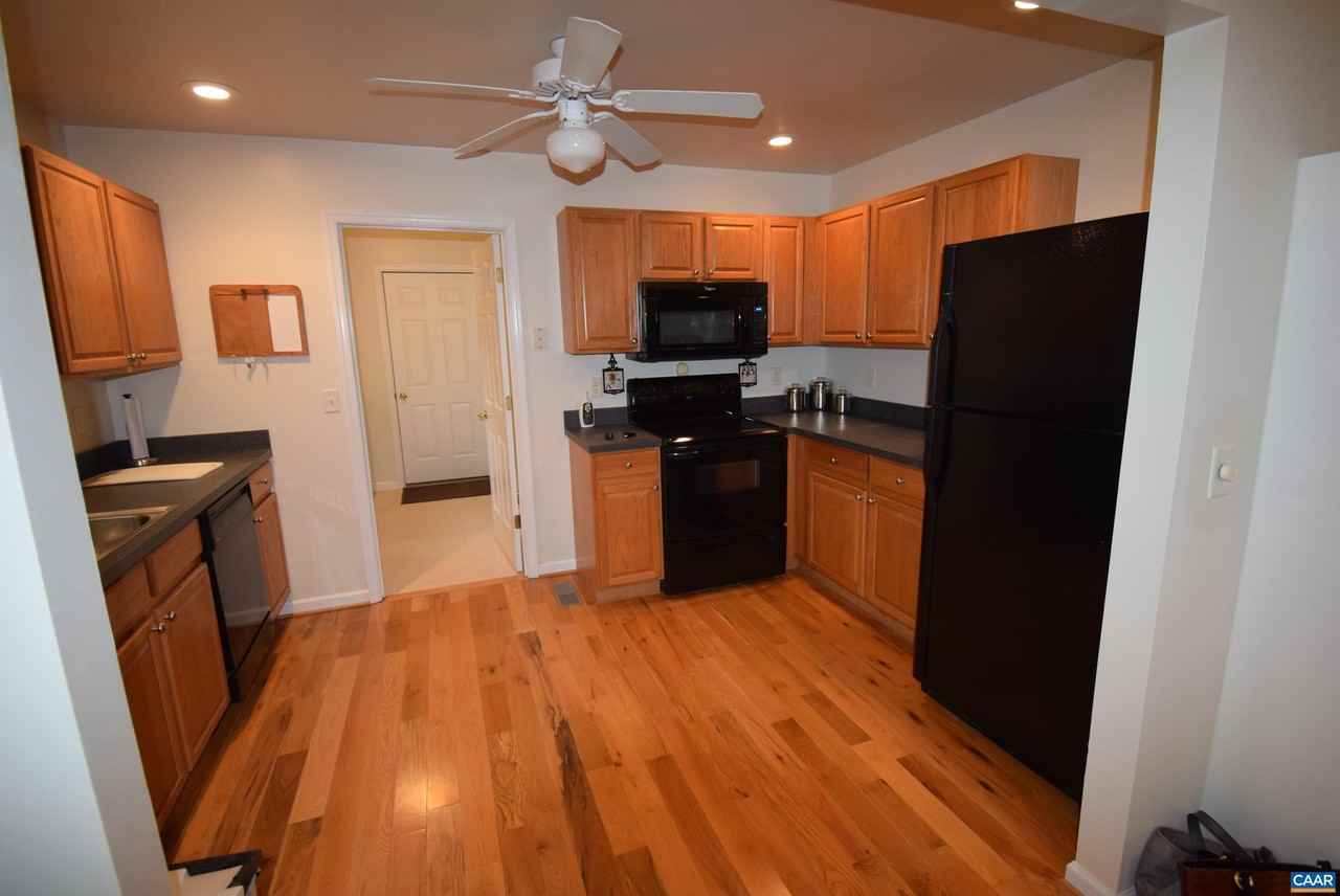 37 Lafayette Dr - Photo 6 of 27