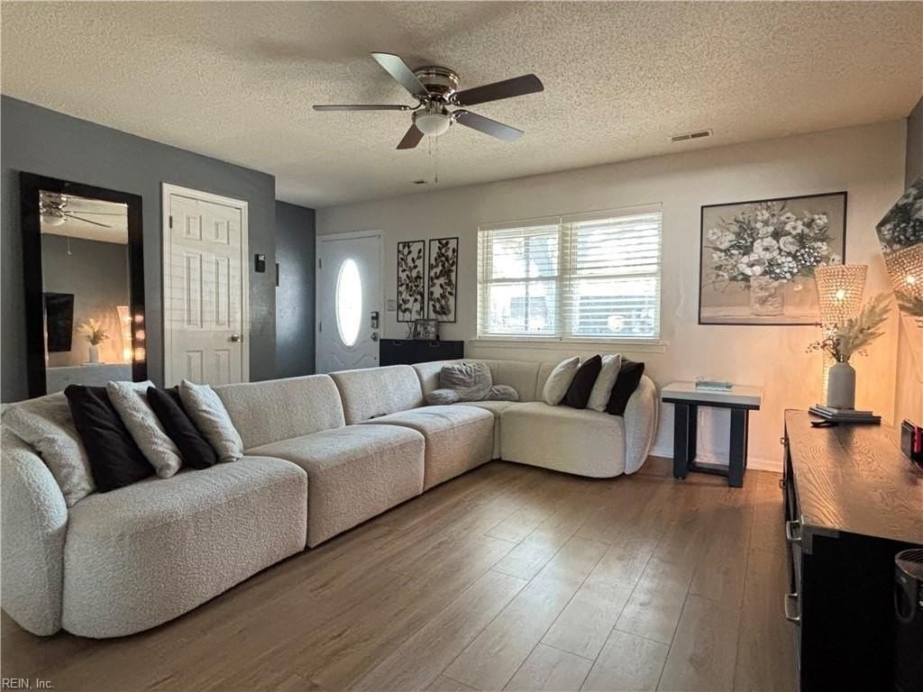 3000 Magic Hollow Blvd - Photo 4 of 26