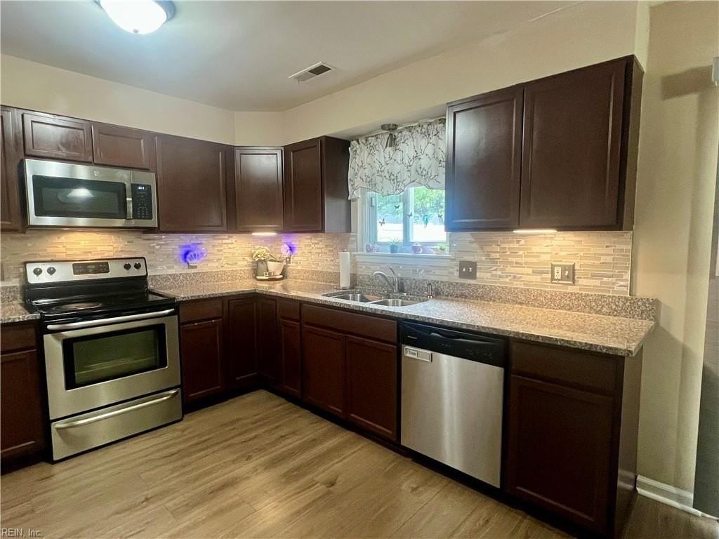 3000 Magic Hollow Blvd - Photo 6 of 26