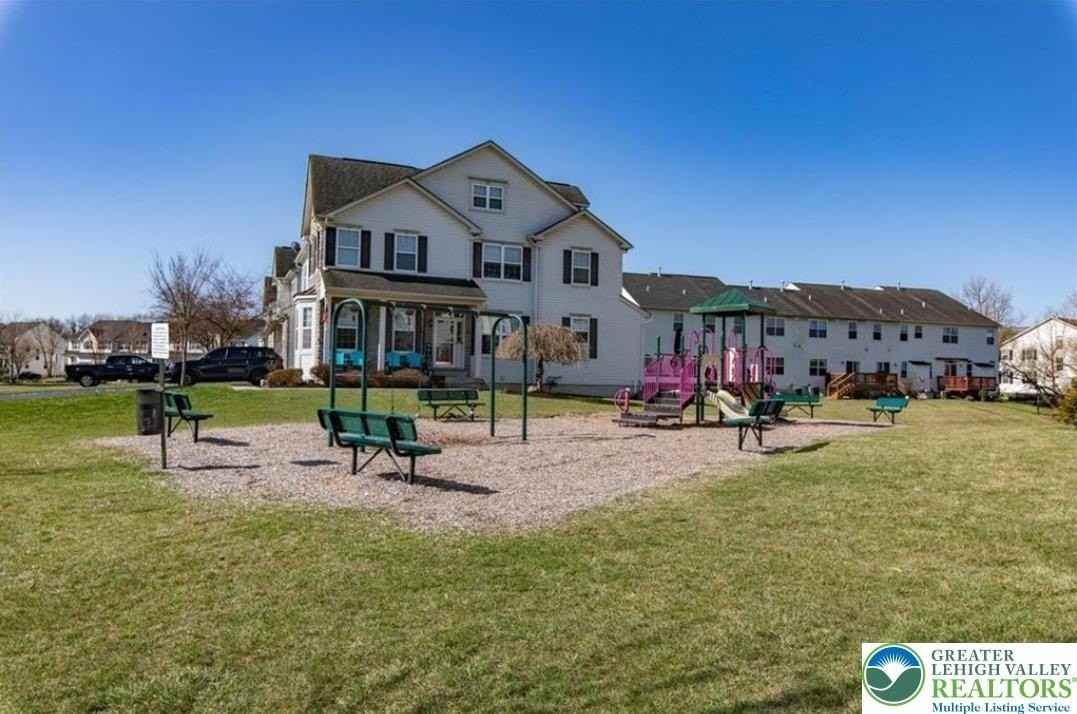 1105 King Way - Photo 2 of 23